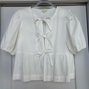 Chic White Bow-Accent Blouse